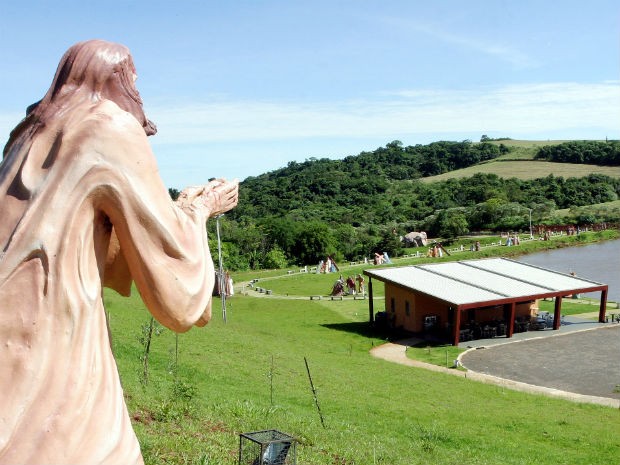 Apucarana conta com parques ambientais religiosos, como o Parque da Redenção (Foto: Prefeitura de Apucarana/Divulgação)