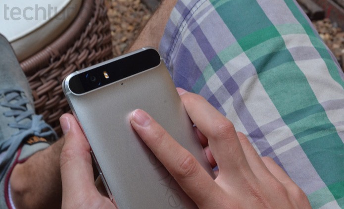 Nexus 6P com leitor de digitais (Foto: Melissa Cruz / TechTudo) Nexus 6P com leitor de digitais (Foto: Melissa Cruz / TechTudo)