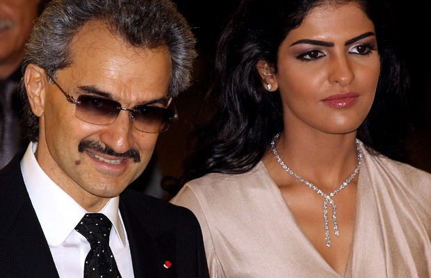 O príncipe saudita Alwaleed bin Talal e sua mulher, a princesa Amira (Foto: Oli Scarff/Getty Images)