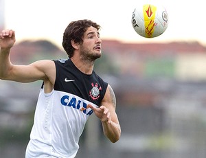 Pato no treino do Corinthians (Foto: Daniel Augusto Jr. / Ag. Corinthians)