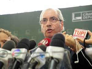 O presidente da Câmara, deputado Eduardo Cunha (PMDB-RJ), concede entrevista repercutindo a fala da presidente Dilma Rousseff após ele aceitar o pedido de processo de impeachment dela. Cunha afirmou que a presidente mentiu em seu discurso (Foto: Alex Ferreira/Câmara dos Deputados) O presidente da Câmara, deputado Eduardo Cunha (PMDB-RJ), concede entrevista repercutindo a fala da presidente Dilma Rousseff após ele aceitar o pedido de processo de impeachment dela. Cunha afirmou que a presidente mentiu em seu discurso (Foto: Alex Ferreira/Câmara dos Deputados)