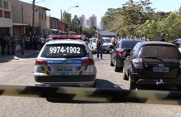 Segurança é morto a tiros ao reagir a assalto em Goiânia, Goiás (Foto: Reprodução/TV Anhanguera) Segurança é morto a tiros ao reagir a assalto em Goiânia, Goiás (Foto: Reprodução/TV Anhanguera)