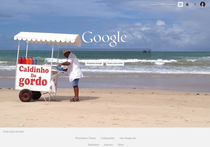 Página inicial do Google com plano de fundo alterado com extensão Custom Google Background, para Chrome (Foto: Reprodução/Raquel Freire)