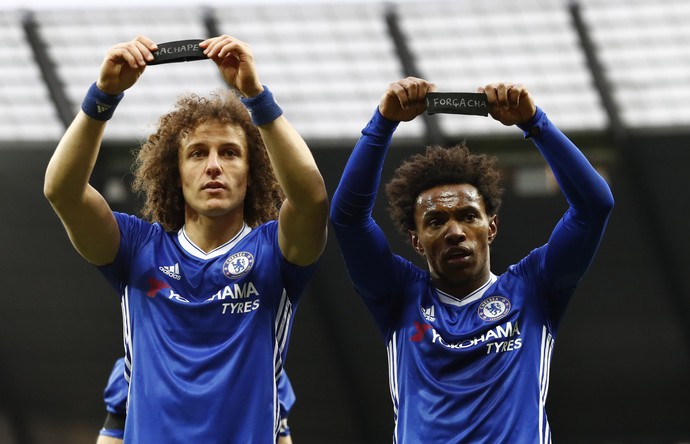 David Luiz e Willian, força Chape, Manchester City x Chelsea (Foto: Reuters)