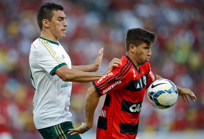 Lucio e Mugni Palmeiras x Flamengo (Foto: Alexandre Loureiro / Ag. Estado)