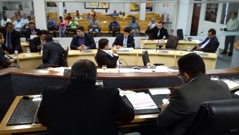 Sessão da Camara dos Vereadores votou aumento de taxas (Foto: Aurora Fernandes / TV Anhanguera)