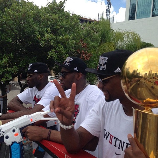 Miami Heat carreata basquete nba (Foto: Reprodução)