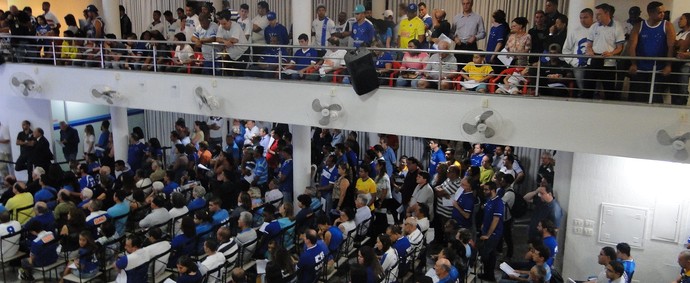 Cruzeiro comemora 95 anos com missa na sede social (Foto: Guilherme Frossard )