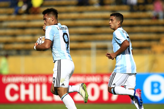 Lautaro Martínez comemora gol da Argentina sobre a Venezuela no Sub-20 (Foto: EFE)