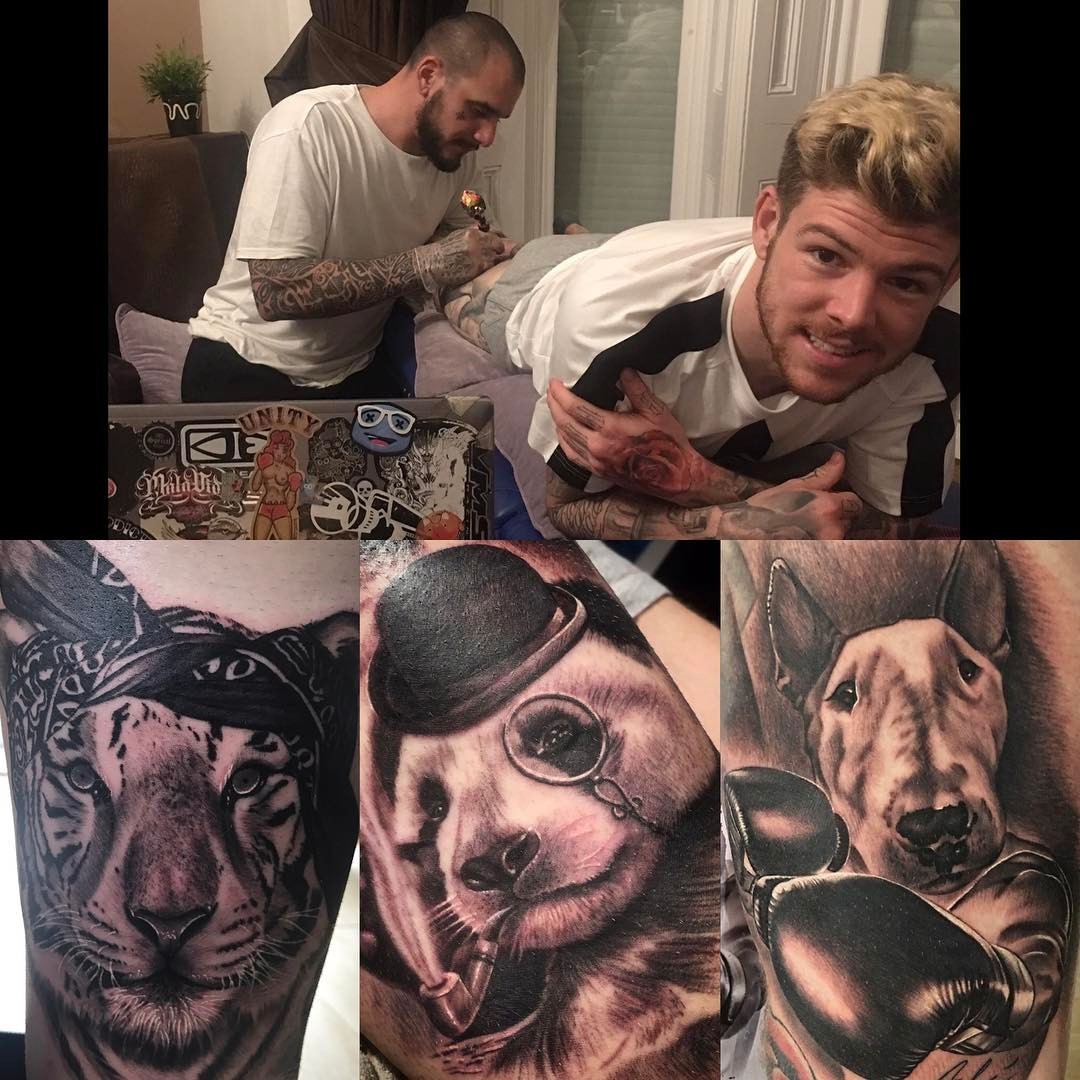 Philippe Coutinho Do Liverpool Tatua Mickey Mouse No Torso Tattoo O Globo