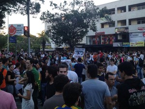 Campinenses foram às ruas protestar (Foto: Taiguara Rangel/G1)