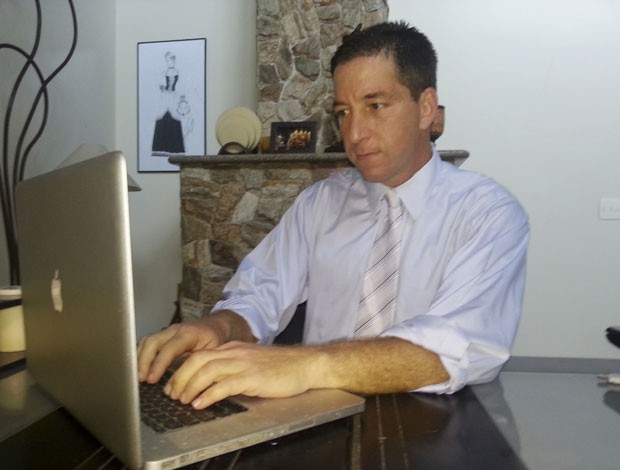 O colunista Glenn Greenwald, que se opõe à vigilância do governo, publicou um documento secreto da Agência de Segurança Nacional dos EUA no 'The Guardian' sobre o controle de registros telefônicos. (Foto: David dos Santos/The New York Times)