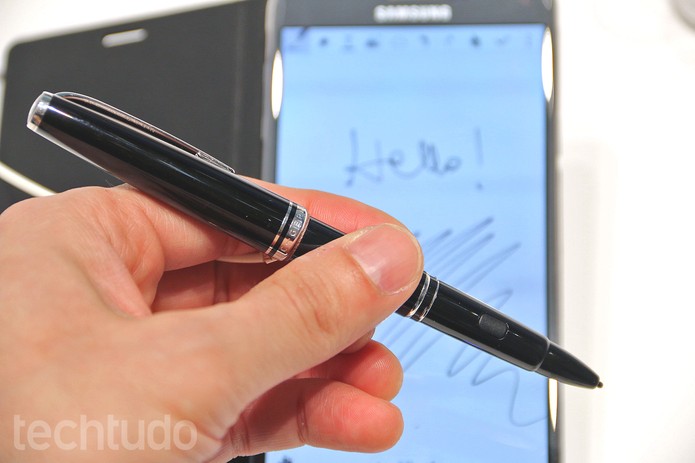 A caneta Pix foi feita pela Samsung em parceria com a Montblanc (Foto: Fabrício Vitorino/TechTudo) A caneta Pix foi feita pela Samsung em parceria com a Montblanc (Foto: Fabrício Vitorino/TechTudo)