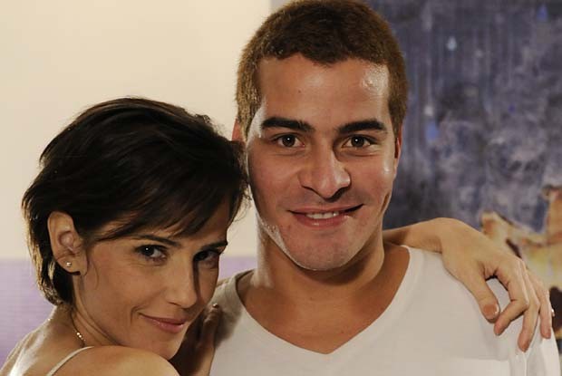 Deborah Secco e Thiago Martins gravam juntos 'Louco' (Foto: TV Globo/ Louco por Elas)