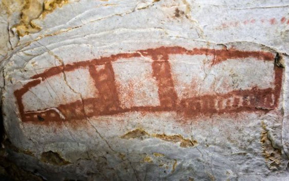 Um 'retângulo com divisões' aparece nas paredes da caverna espanhola El Castillo (Foto: BBC/D. von Petzinger)