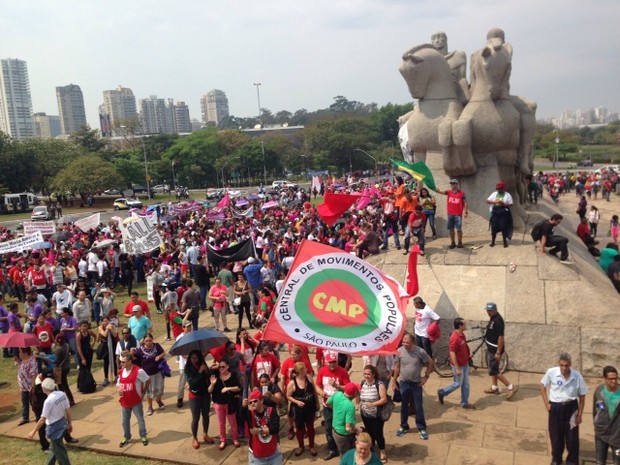 Marcha do Grito dos Excluídos terminou no Monumento às Bandeiras, na região do Ibirapuera (Foto: Paula Paiva Paulo/G1)