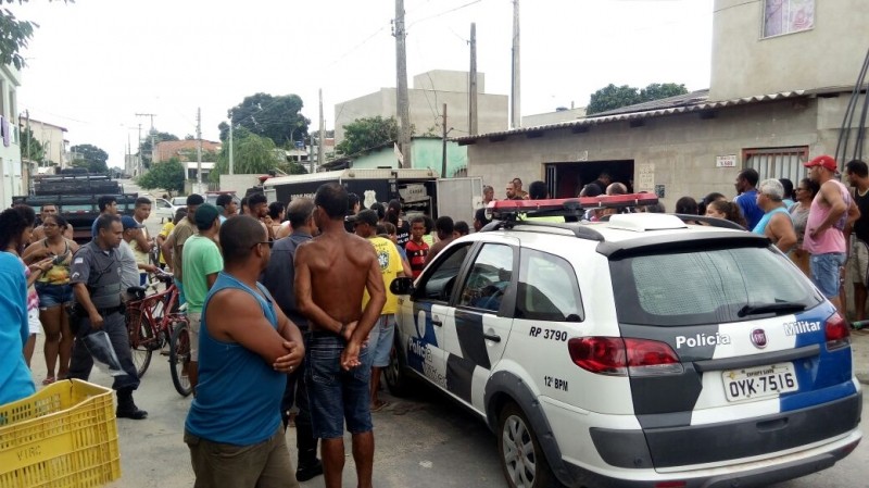 Maria Aparecida Queiroz Conceição de Souza, 46 anos, foi morta a facadas dentro de casa (Foto: VC no ESTV) Maria Aparecida Queiroz Conceição de Souza, 46 anos, foi morta a facadas dentro de casa (Foto: VC no ESTV)