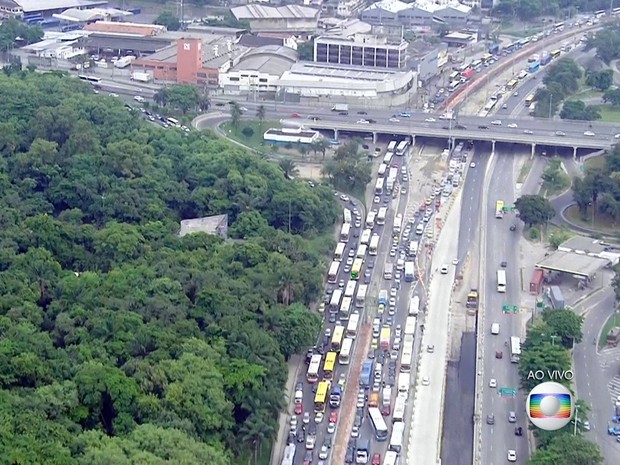 G Acidente Complica Tr Nsito Na Avenida Brasil Sentido Centro No