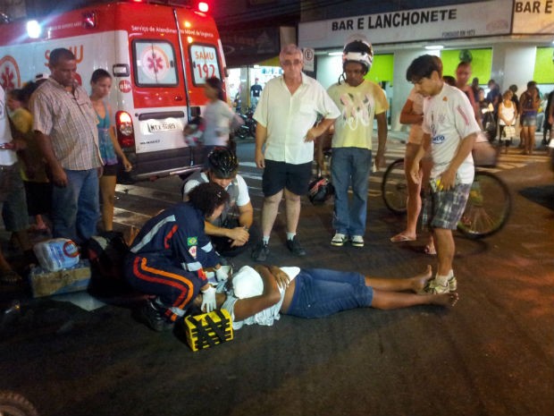 G1 Acidente Entre Duas Motos Deixa Dois Feridos Em Vila Velha No Es