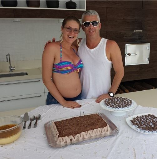 Ana Hickmann exibe barrigão ao lado de marido (Foto: Reprodução_Instagram)