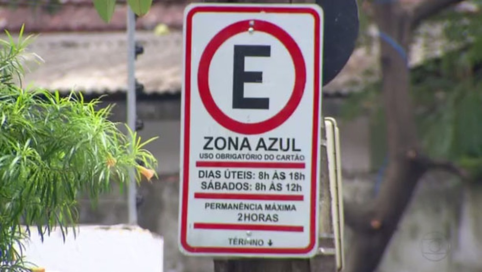 Multa de estacionamento irregular em área de Zona Azul Recife está supensa (Foto: Reprodução/TV Globo)