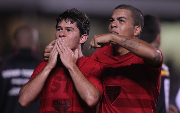 Osvaldo gol São Paulo (Foto: Eptácio Pessoa / Ag. Estado)