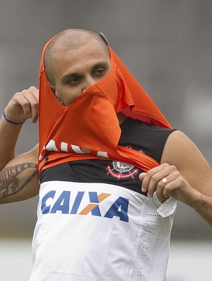 Fábio Santos treino Corinthians (Foto: Daniel Augusto Jr. / Ag. Corinthians)