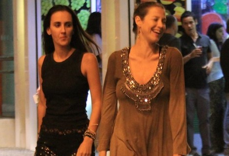 Luana Piovani deixa Dom em casa e
sai para lanchar com amigas no RJ (Rodrigo dos Anjos/Agnews) Luana Piovani deixa Dom em casa e
sai para lanchar com amigas no RJ (Rodrigo dos Anjos/Agnews)