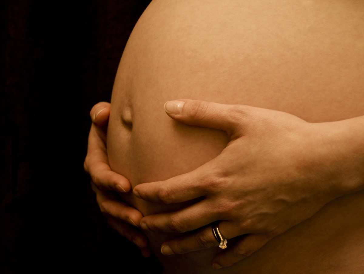 Пупок на 9 месяце беременной женщины
