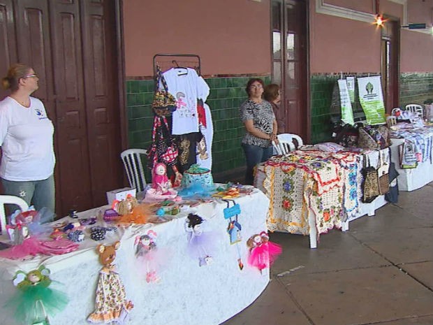 G1 Artesanato e cultura est u00e3o na 4 u00aa Feira de Economia Solidária em S u00e3o Carlos notícias em Armario Sala De Tv ~ G1 Artesanato e cultura est u00e3o na 4 u00aa Feira de Economia Solidária em S u00e3o Carlos notícias em