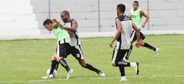 Treino do Treze no Estádio Presidente Vargas (Foto: Magnus Menezes / Jornal da Paraíba)