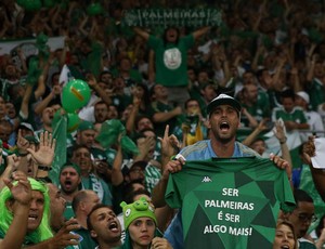 Palmeiras ultrapassa São Paulo e lidera ranking de média de público em 2017