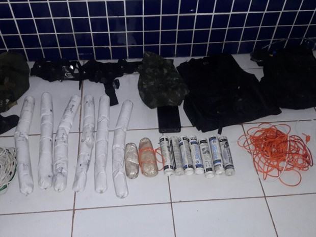 Material apreendido durante a prisão dos suspeitos em Imperatriz (MA) (Foto: Divulgação/Polícia Militar)