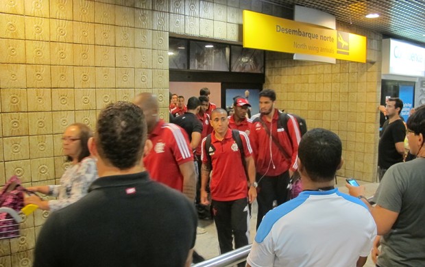 Desembarque Flamengo em Recife (Foto: Janir Júnior)