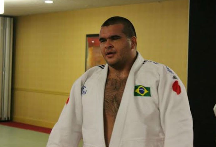 Willians Araújo de quimono do Brasil