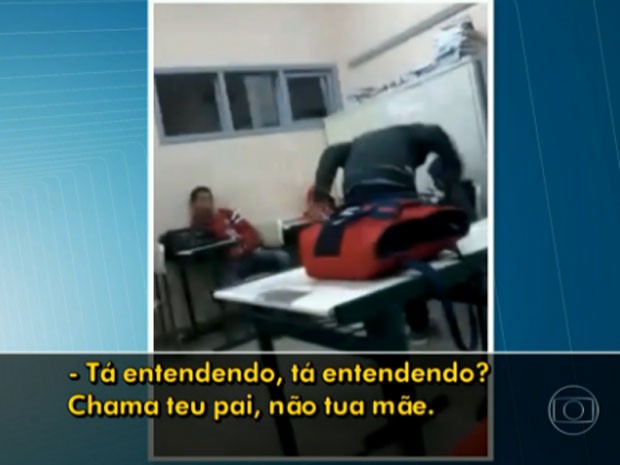 Vdeo mostra professor gritando com aluno de 12 anos (Foto: TV Globo/Reproduo)