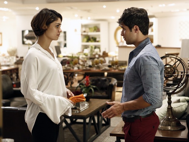 O rapaz diz que quer comprar presente para sua mãe (Foto: Inácio Moraes/Gshow) O rapaz diz que quer comprar presente para sua mãe (Foto: Inácio Moraes/Gshow)