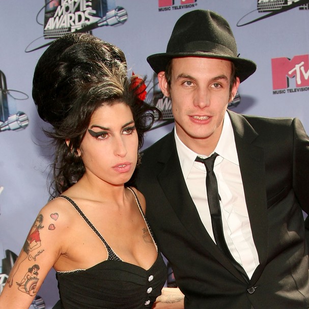 Em 2007, a briga entre Amy Winehouse e seu marido Blake Fielder-Civil dentro de um quarto de hotel foi tão feia que outros hóspedes chamaram a segurança por conta da gritaria. Um serviço de limpeza teve que ser contratado para tirar o sangue das paredes (Foto: Getty Images)