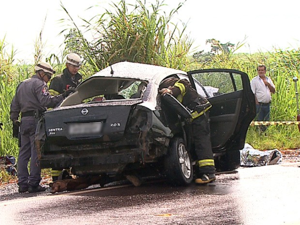 G1 - Motorista Morre Em Acidente Na Rodovia Abrão Assed Em Cajuru, SP ...