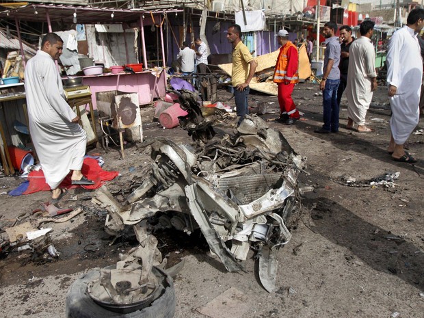 Carro-bomba explode no Iraque nesta segunda-feira (20) (Foto: Nabil al-Jurani/AP Photo)