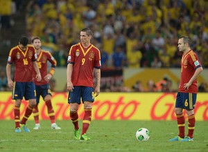 Espanha lamenta derrota na Copa das Confederações (Foto: Michael Regan/Getty Images)