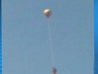 Balão é visto na zona norte de São José (Reprodução/ TV Vanguarda)
