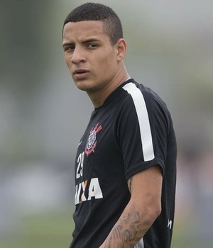 Com Cristian e Arana, Tite relaciona 23 jogadores para duelo com o Goiás