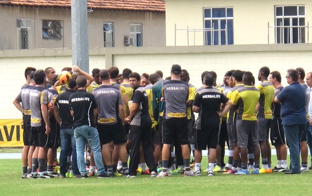 Reunião treino Botafogo engenhão (Foto: Thales soares)