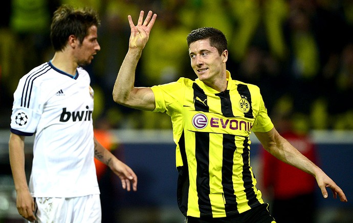 Robert Lewandowski gol Borussia Dortmund jogo Real Madrid (Foto: AFP)