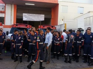 Servidores do Samu entram em greve em Goiânia, Goiás (Foto: Eduardo Silva/ TV Anhanguera)