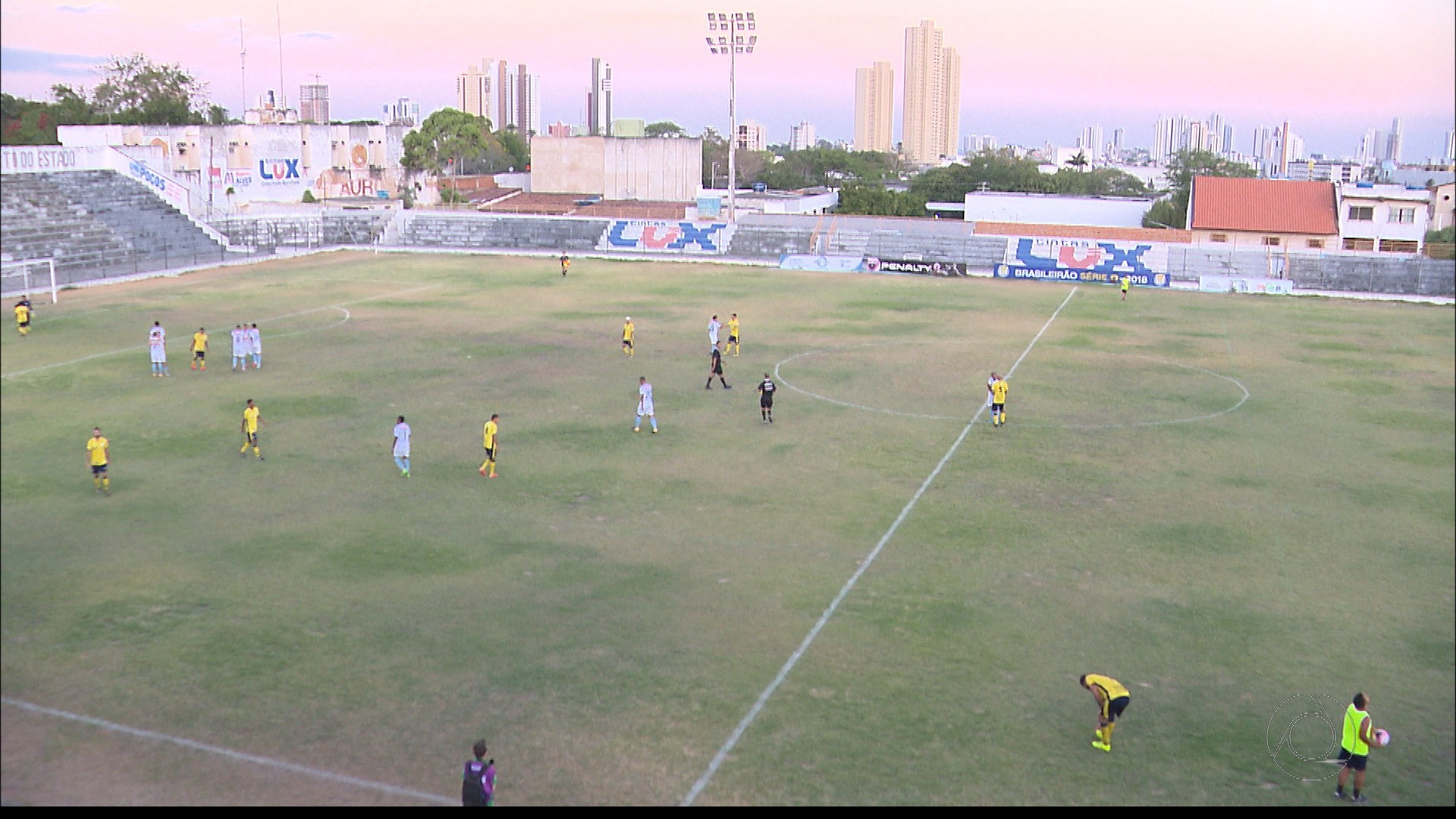 Ônibus com time de futebol pega fogo durante viagem para jogo do Campeonato  Paraibano, Paraíba