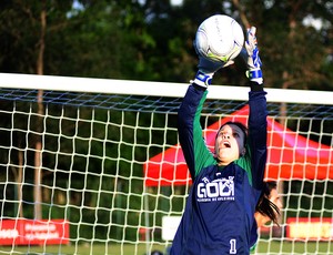 Barbara dia do goleiro (Foto: Marcos Ribolli)