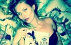 Kate Moss posa com o próprio ensaio nu que celebra seus 40 anos (Reprodução/Instagram)
