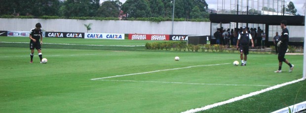 Alexandre Pato treino Corinthians (Foto: Rodrigo Faber)